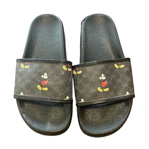 gucci x mickey mouse slides